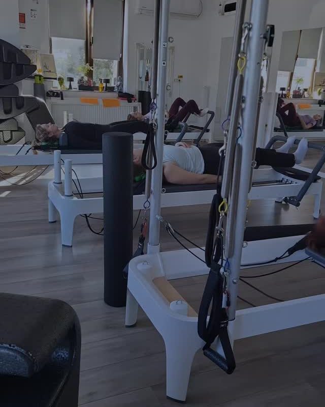 Reformer cu turn și chingi, în timpul unei ore